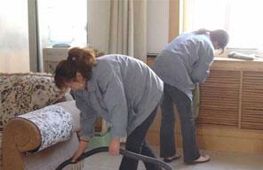 濮陽潔中潔清潔公司 專業(yè)家庭保潔服務(wù)，廠家直銷廣告牌批發(fā)價格優(yōu)勢